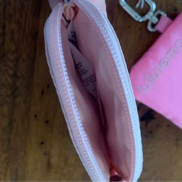 Lululemon - Picture 5 of 5